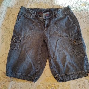 Tommy Hilfiger denim cargo shorts size 6